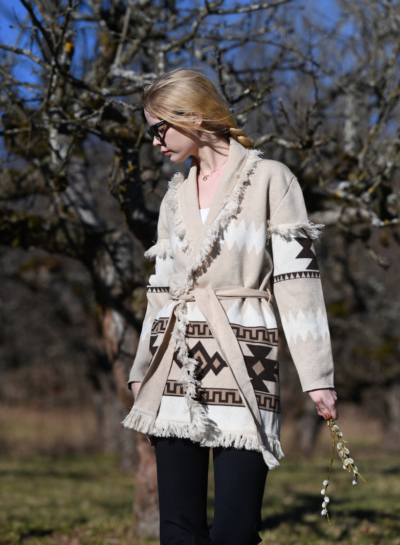 Avy Cardigan Sand | Merino Wool Strikkejakke | Eunoia Oslo